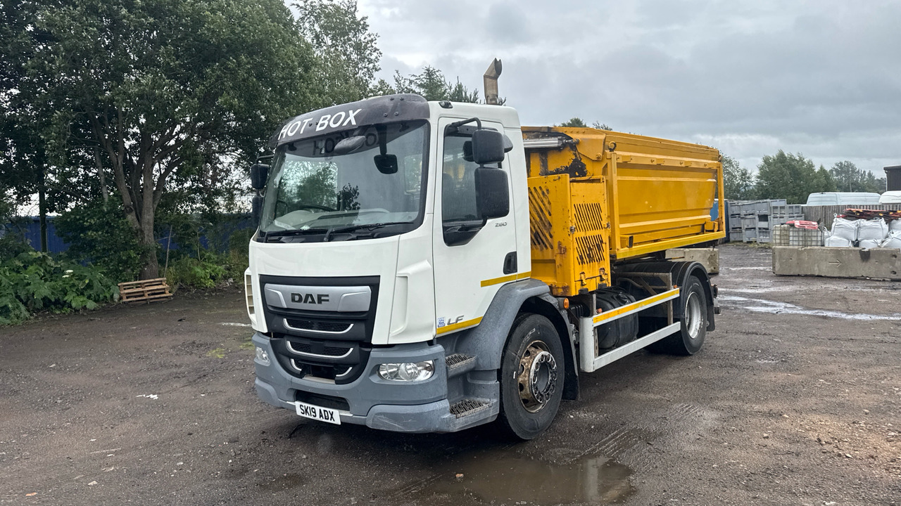 DAF LF 280 - Техника за слагане на асфалт: снимка 2 DAF LF 280 - Техника за слагане на асфалт: снимка 2