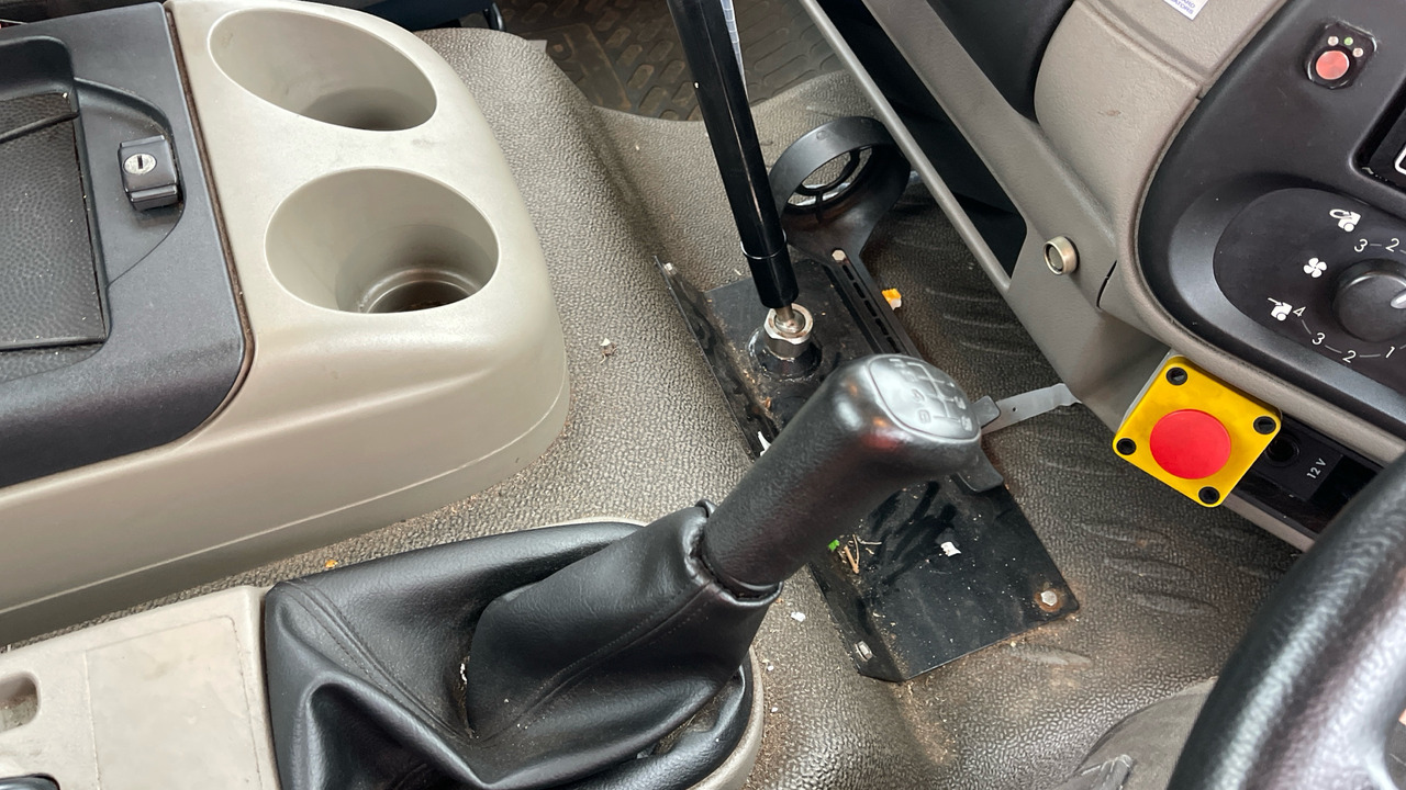 Снегорин DAF LF 55.220: снимка 14 Снегорин DAF LF 55.220: снимка 14