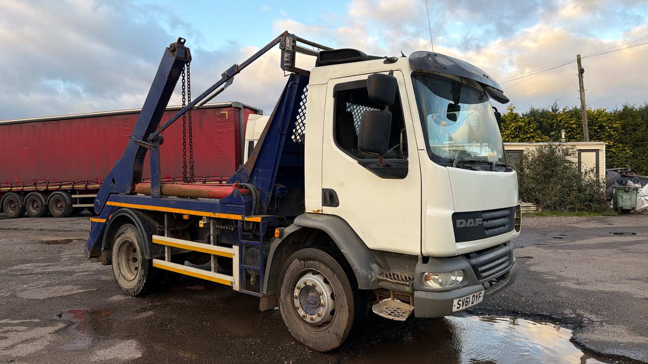 DAF LF 55.250 - Мултилифт за контейнери камион: снимка 1 DAF LF 55.250 - Мултилифт за контейнери камион: снимка 1
