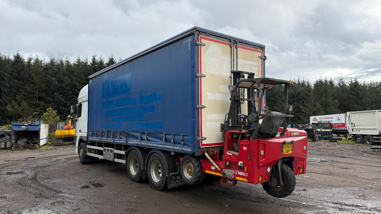 DAF XF 105.510 - Камион с брезент: снимка 3 DAF XF 105.510 - Камион с брезент: снимка 3
