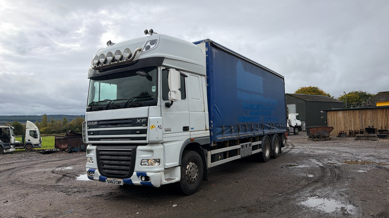 DAF XF 105.510 - Камион с брезент: снимка 2 DAF XF 105.510 - Камион с брезент: снимка 2