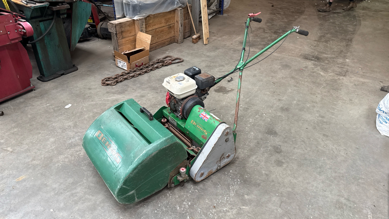 DENNIS FT 510 PEDESTRIAN CYLINDER MOWER WITH 9K UNIT AND GRASS BOX - Строително оборудване: снимка 2 DENNIS FT 510 PEDESTRIAN CYLINDER MOWER WITH 9K UNIT AND GRASS BOX - Строително оборудване: снимка 2