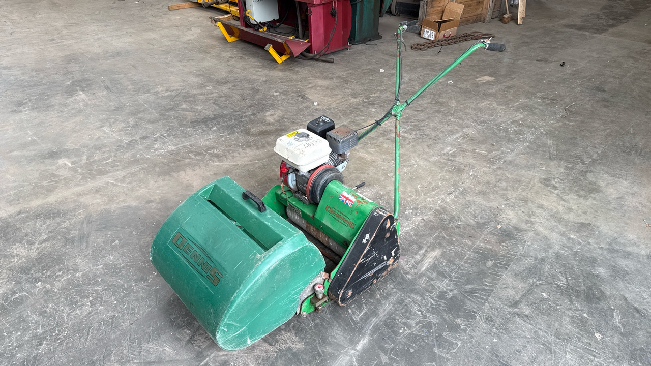 DENNIS FT20 PEDESTRIAN CYLINDER MOWER WITH GRASS BOX - Строително оборудване: снимка 3 DENNIS FT20 PEDESTRIAN CYLINDER MOWER WITH GRASS BOX - Строително оборудване: снимка 3