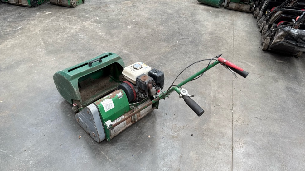 DENNIS FT510 PEDESTRIAN CYLINDER MOWER WITH 5K UNIT AND GRASS BOX - Строително оборудване: снимка 4 DENNIS FT510 PEDESTRIAN CYLINDER MOWER WITH 5K UNIT AND GRASS BOX - Строително оборудване: снимка 4