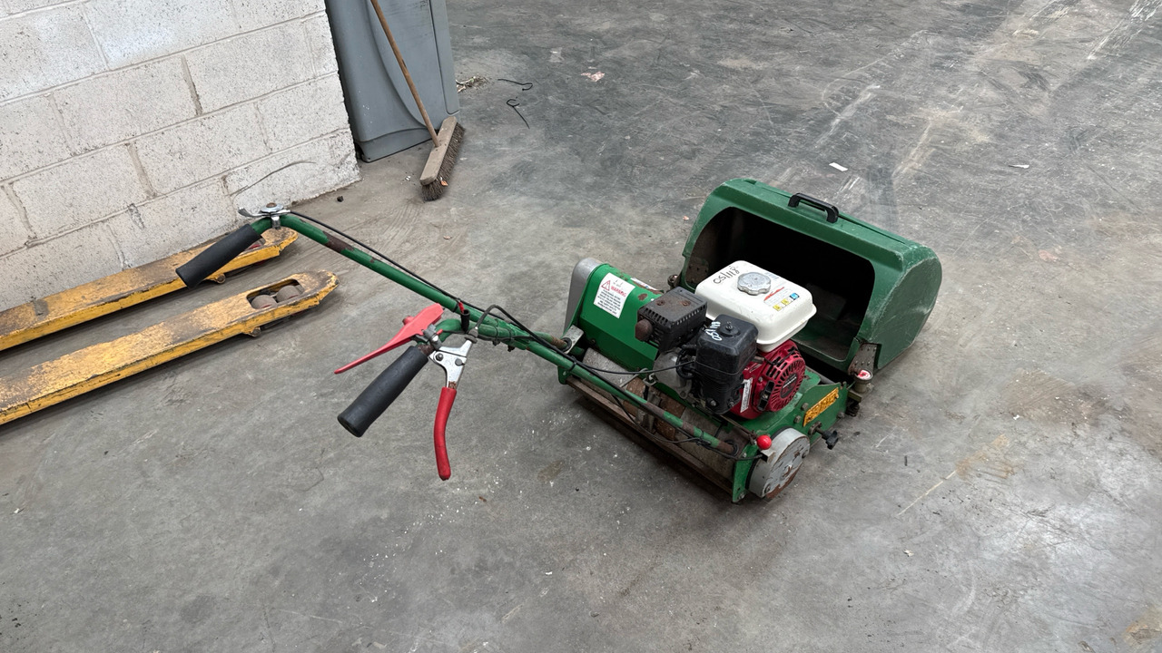 DENNIS FT510 PEDESTRIAN CYLINDER MOWER WITH 5K UNIT AND GRASS BOX - Строително оборудване: снимка 1 DENNIS FT510 PEDESTRIAN CYLINDER MOWER WITH 5K UNIT AND GRASS BOX - Строително оборудване: снимка 1