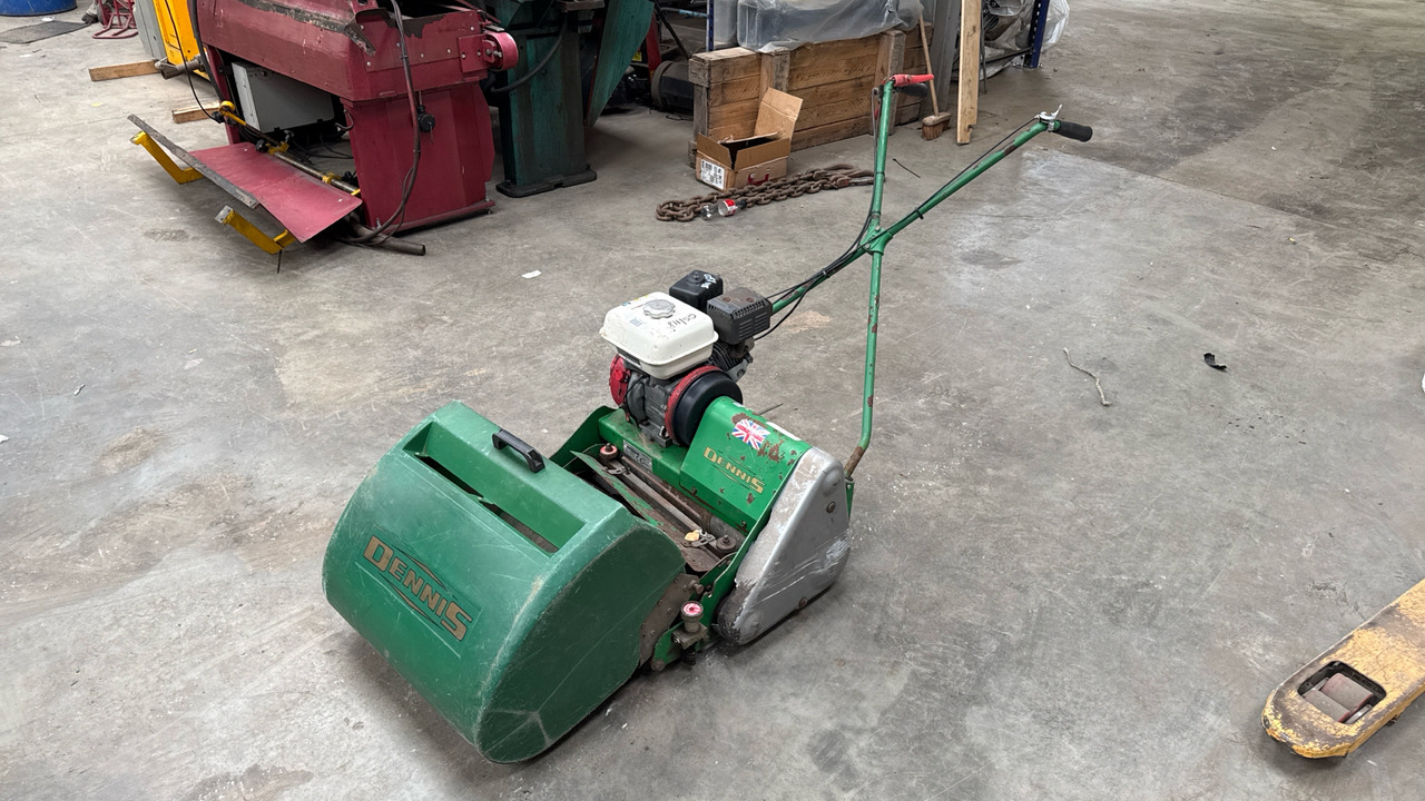DENNIS FT510 PEDESTRIAN CYLINDER MOWER WITH 5K UNIT AND GRASS BOX - Строително оборудване: снимка 3 DENNIS FT510 PEDESTRIAN CYLINDER MOWER WITH 5K UNIT AND GRASS BOX - Строително оборудване: снимка 3
