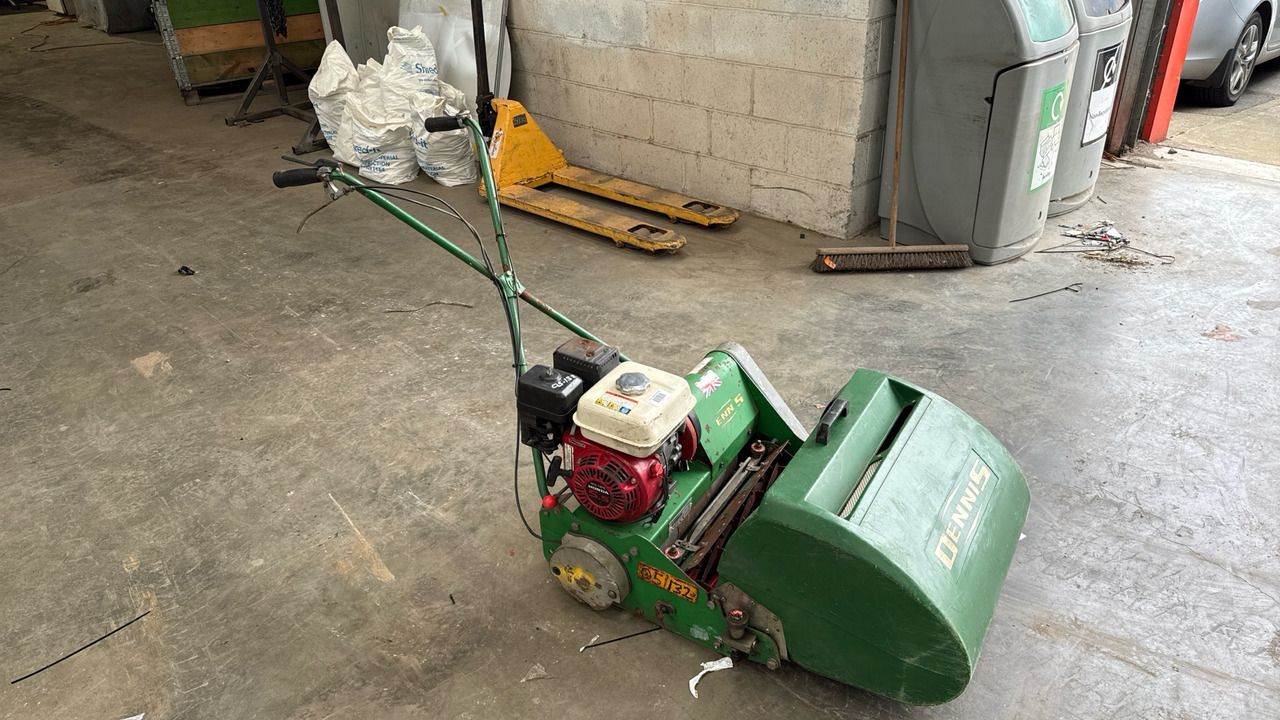 DENNIS FT510 PEDESTRIAN CYLINDER MOWER WITH 9K UNIT AND GRASS BOX - Строително оборудване: снимка 1 DENNIS FT510 PEDESTRIAN CYLINDER MOWER WITH 9K UNIT AND GRASS BOX - Строително оборудване: снимка 1