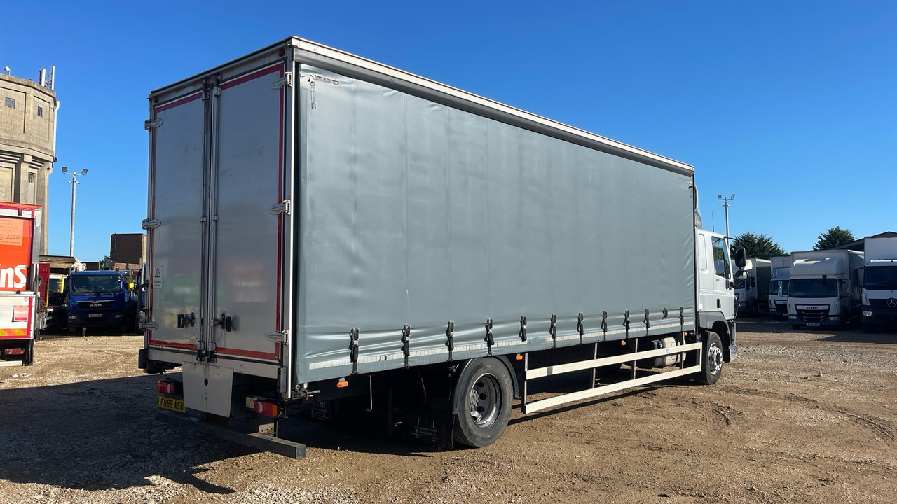 Daf CF 260 - Камион с брезент: снимка 4 Daf CF 260 - Камион с брезент: снимка 4