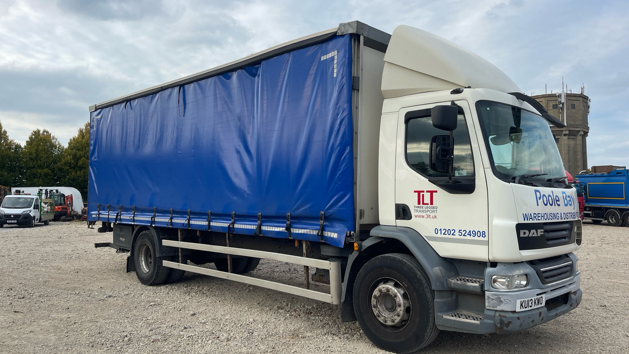 Daf LF 55.220 - Камион с брезент: снимка 1 Daf LF 55.220 - Камион с брезент: снимка 1