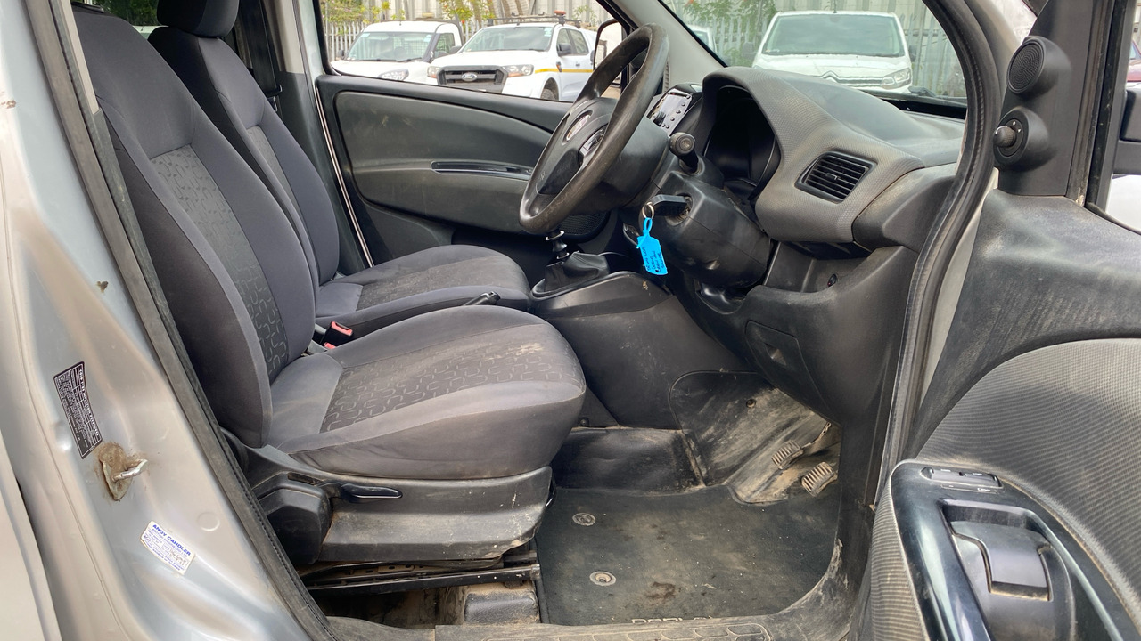 FIAT DOBLO 105 1.6 MULTIJET 16V SX - Бус с двойна кабина: снимка 5 FIAT DOBLO 105 1.6 MULTIJET 16V SX - Бус с двойна кабина: снимка 5