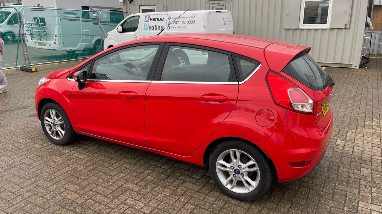 FORD FIESTA 1.0 ECO BOOST - Хечбек: снимка 3 FORD FIESTA 1.0 ECO BOOST - Хечбек: снимка 3