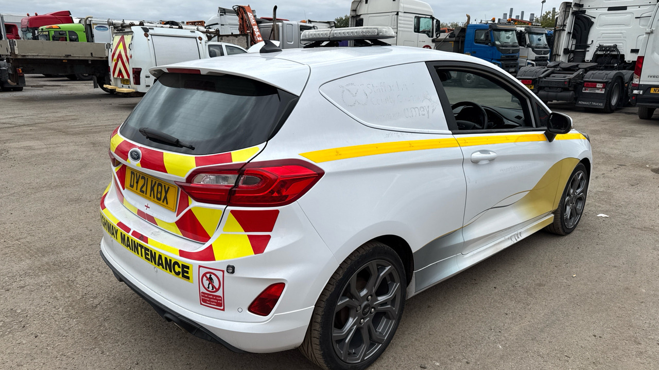 FORD FIESTA 1.0 MHEV Sport - Лек автомобил: снимка 4 FORD FIESTA 1.0 MHEV Sport - Лек автомобил: снимка 4