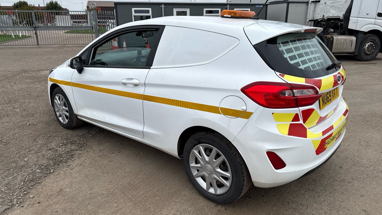 FORD FIESTA 1.5 TDCi - Лек автомобил: снимка 3 FORD FIESTA 1.5 TDCi - Лек автомобил: снимка 3