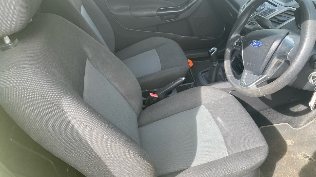 FORD FIESTA 1.5 TDCi - Лек автомобил: снимка 5 FORD FIESTA 1.5 TDCi - Лек автомобил: снимка 5