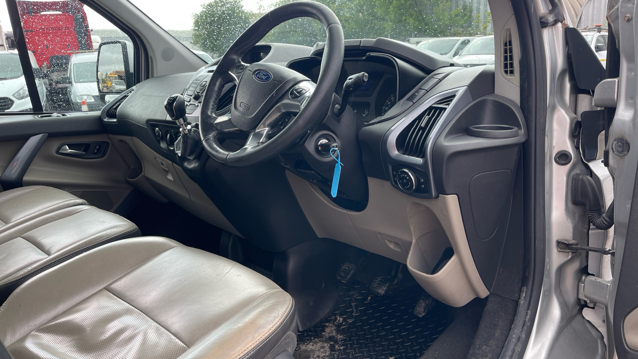 FORD TOURNEO CUSTOM 300 2.2 TDCi 125PS - Микробус, Пътнически бус: снимка 5 FORD TOURNEO CUSTOM 300 2.2 TDCi 125PS - Микробус, Пътнически бус: снимка 5