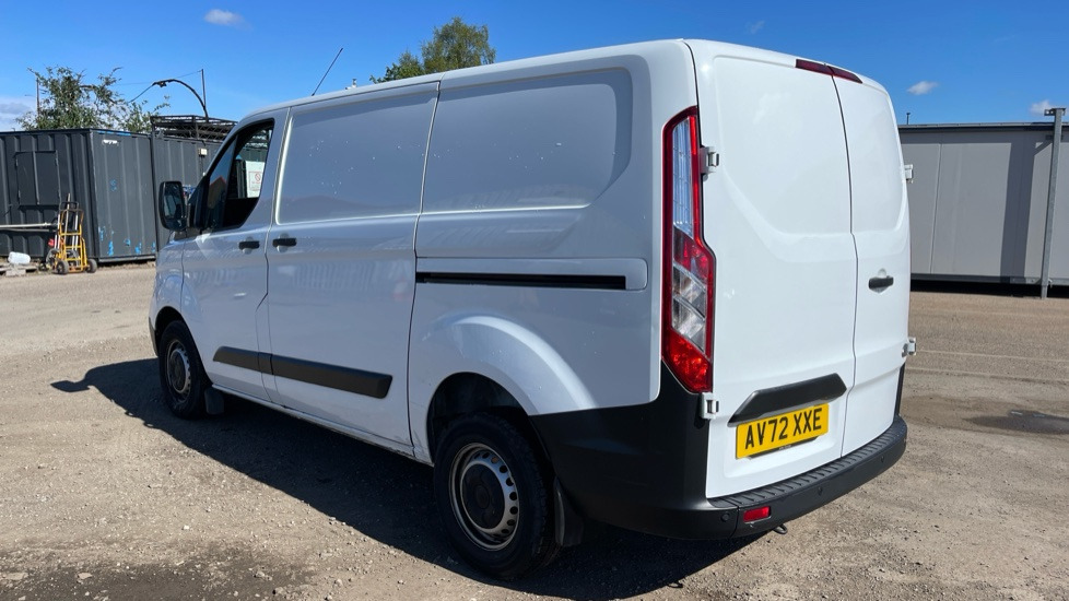 FORD TRANSIT CUSTOM 2.0 EcoBlue 130ps Low Roof Leader Van - Товарен бус: снимка 3 FORD TRANSIT CUSTOM 2.0 EcoBlue 130ps Low Roof Leader Van - Товарен бус: снимка 3
