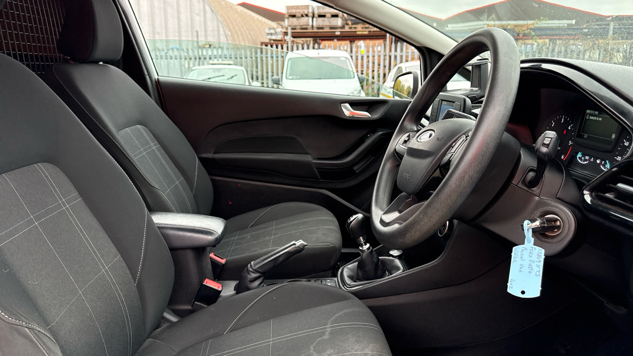 Ford Fiesta 1.5 TDCI - Лек автомобил: снимка 5 Ford Fiesta 1.5 TDCI - Лек автомобил: снимка 5