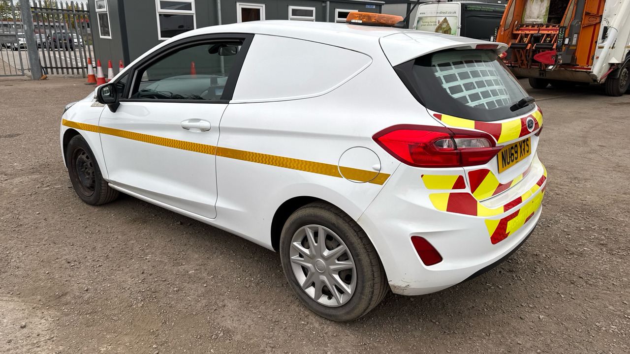 Ford Fiesta 1.5 TDCI - Лек автомобил: снимка 3 Ford Fiesta 1.5 TDCI - Лек автомобил: снимка 3