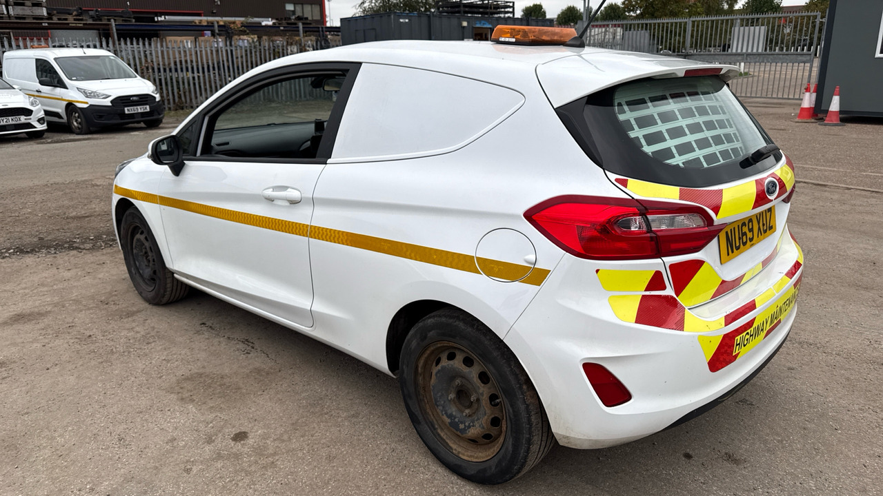 Ford Fiesta 1.5 TDCi - Лек автомобил: снимка 3 Ford Fiesta 1.5 TDCi - Лек автомобил: снимка 3