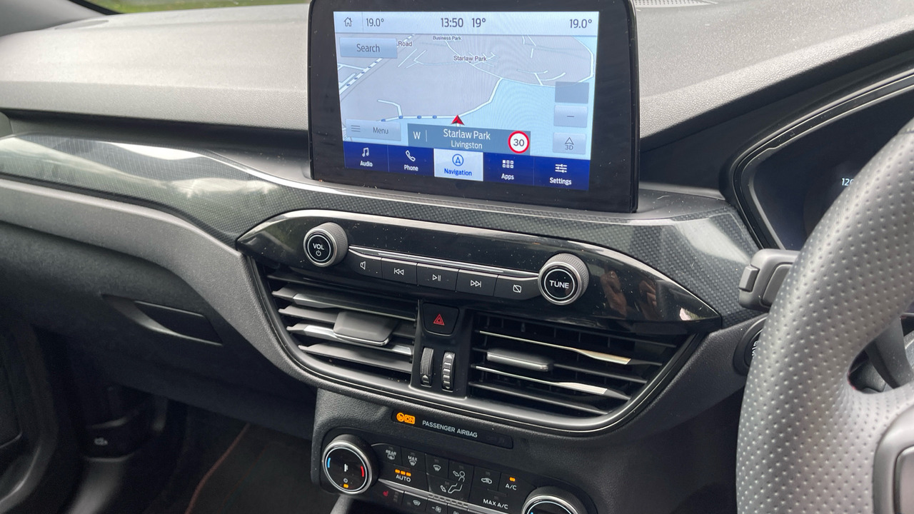 Хечбек Ford Kuga 2.5 PHEV Black Package Edition CVT: снимка 7