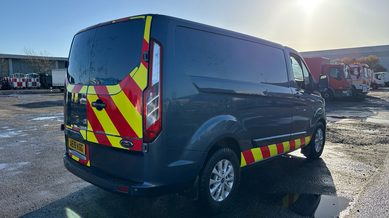 Ford Transit Custom 280 2.0 EcoBlue 130ps Limited - Малък ван: снимка 4 Ford Transit Custom 280 2.0 EcoBlue 130ps Limited - Малък ван: снимка 4