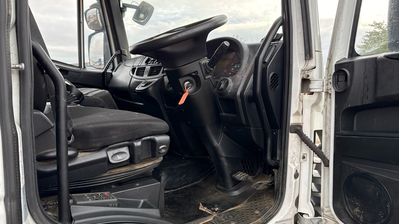 IVECO EUROCARGO 120-210 - Камион с брезент: снимка 5 IVECO EUROCARGO 120-210 - Камион с брезент: снимка 5