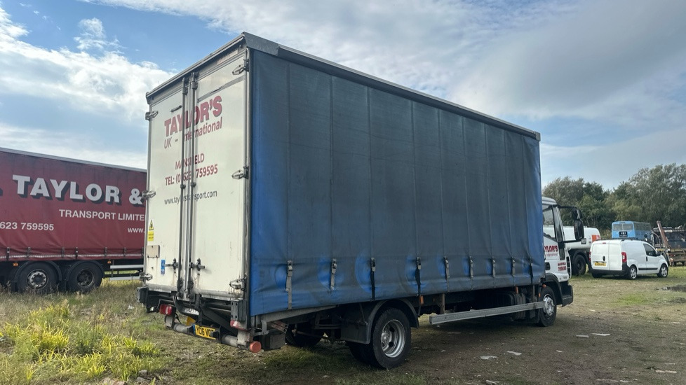 IVECO EUROCARGO  75E16 - Камион с брезент: снимка 4 IVECO EUROCARGO  75E16 - Камион с брезент: снимка 4