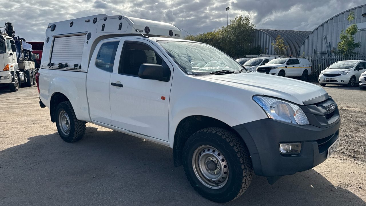 Isuzu D-Max 2.5 TD TURBO - Пикап, Бус с двойна кабина: снимка 1 Isuzu D-Max 2.5 TD TURBO - Пикап, Бус с двойна кабина: снимка 1