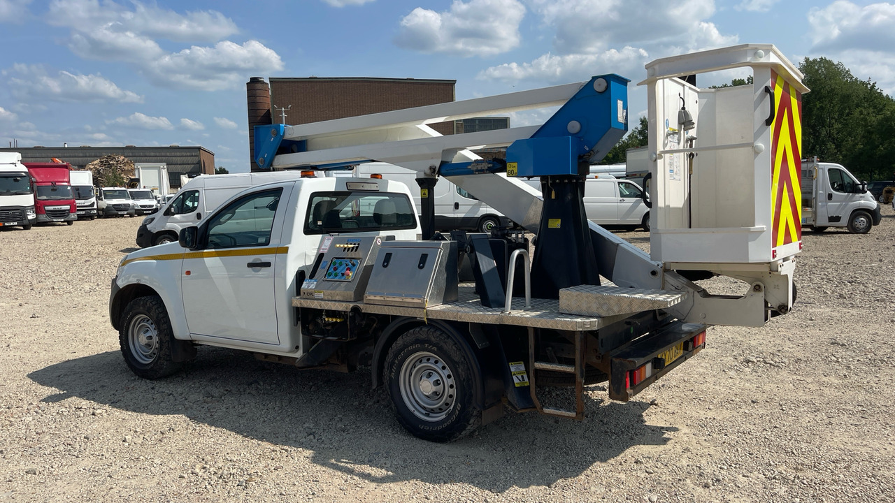 Isuzu D-Max - Автовишка: снимка 3 Isuzu D-Max - Автовишка: снимка 3