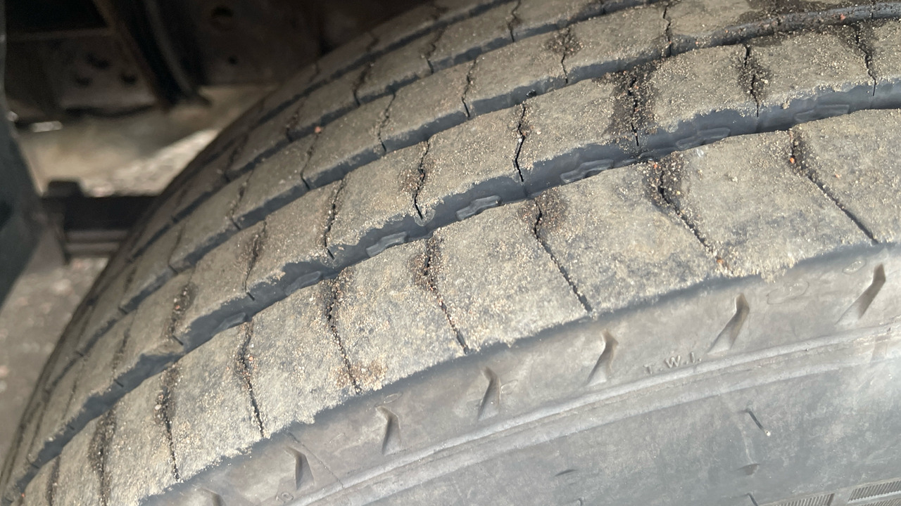 Бордови камион Isuzu N75 190: снимка 17