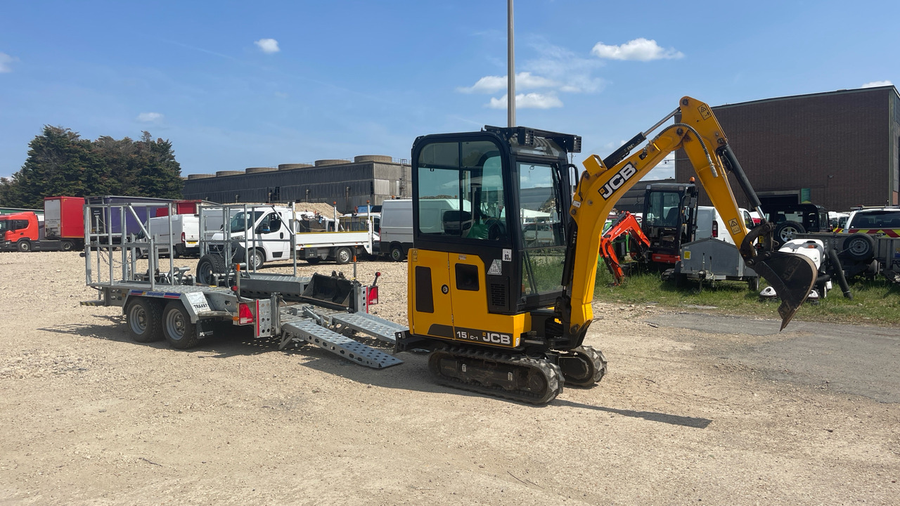 JCB 15C-1 - Мини багер: снимка 1 JCB 15C-1 - Мини багер: снимка 1