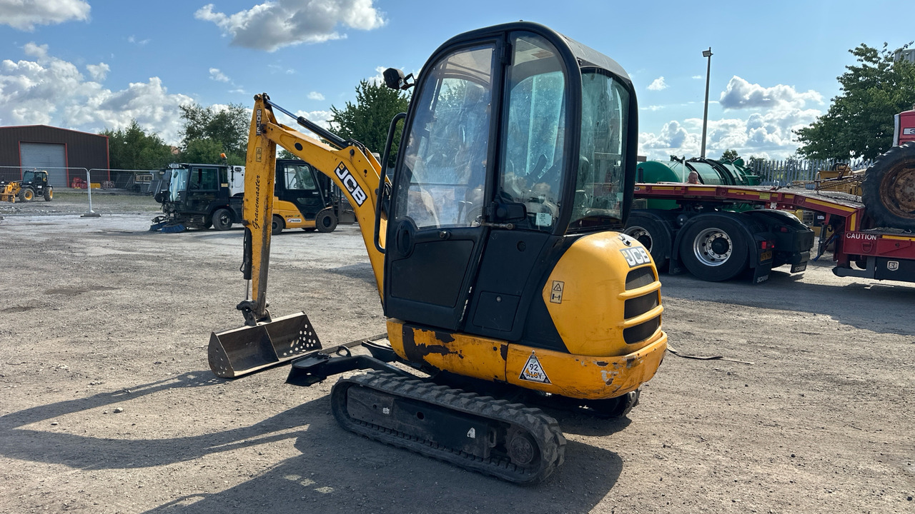 JCB 8018 CTS GRAVEMASTER - Мини багер: снимка 3 JCB 8018 CTS GRAVEMASTER - Мини багер: снимка 3