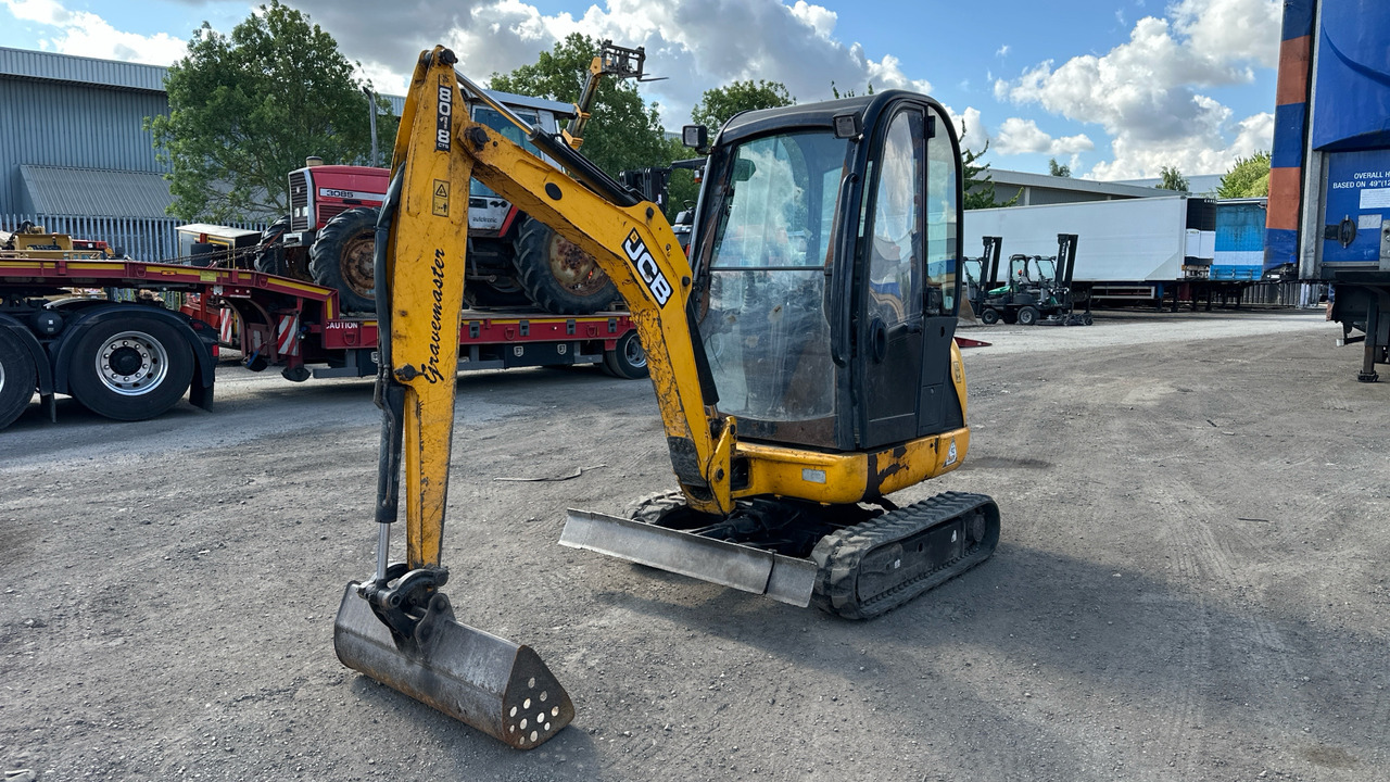JCB 8018 CTS GRAVEMASTER - Мини багер: снимка 2 JCB 8018 CTS GRAVEMASTER - Мини багер: снимка 2