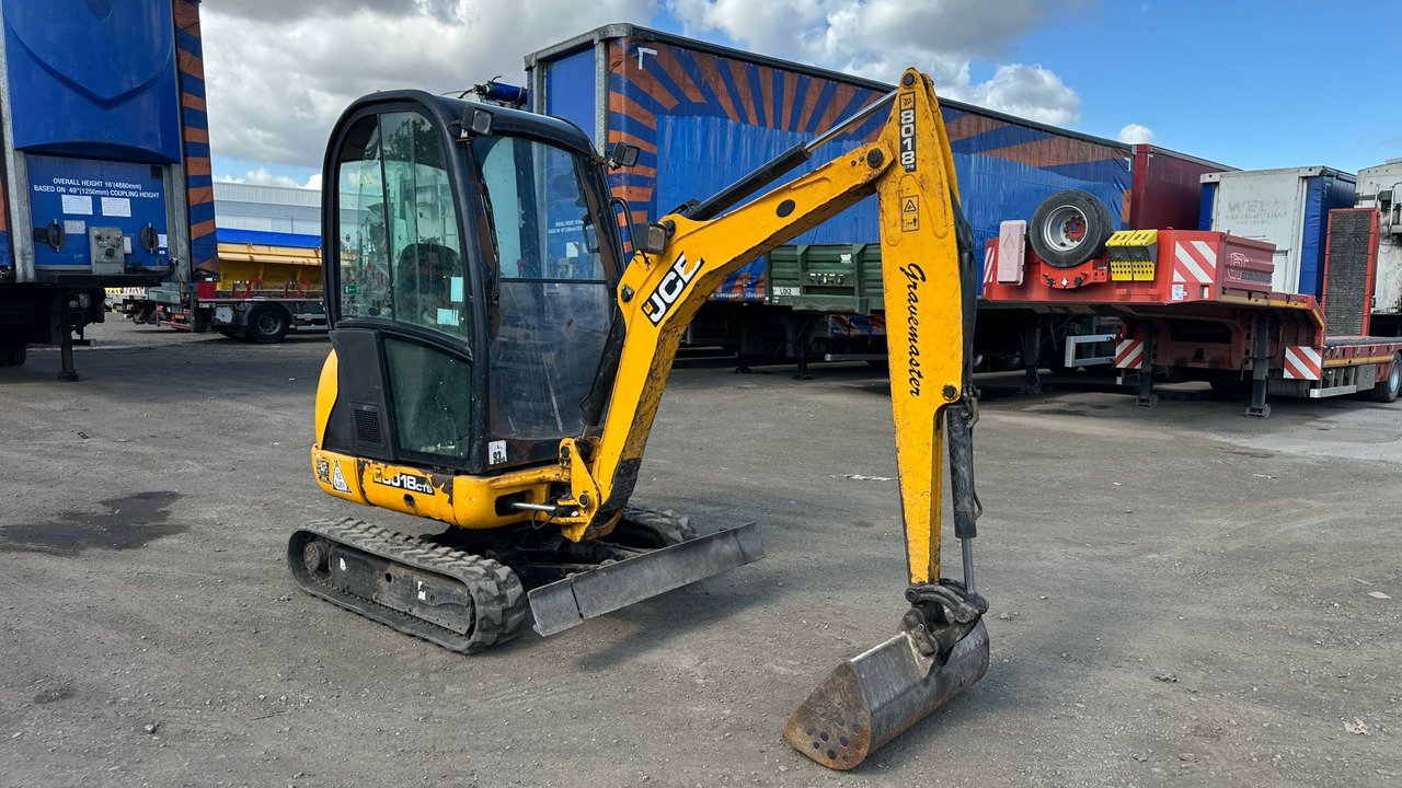JCB 8018 CTS GRAVEMASTER - Мини багер: снимка 1 JCB 8018 CTS GRAVEMASTER - Мини багер: снимка 1