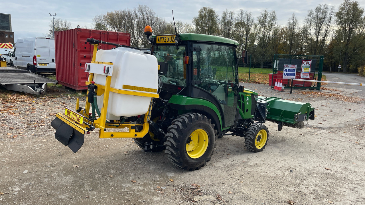 JOHN DEERE 2038R - Трактор: снимка 4 JOHN DEERE 2038R - Трактор: снимка 4