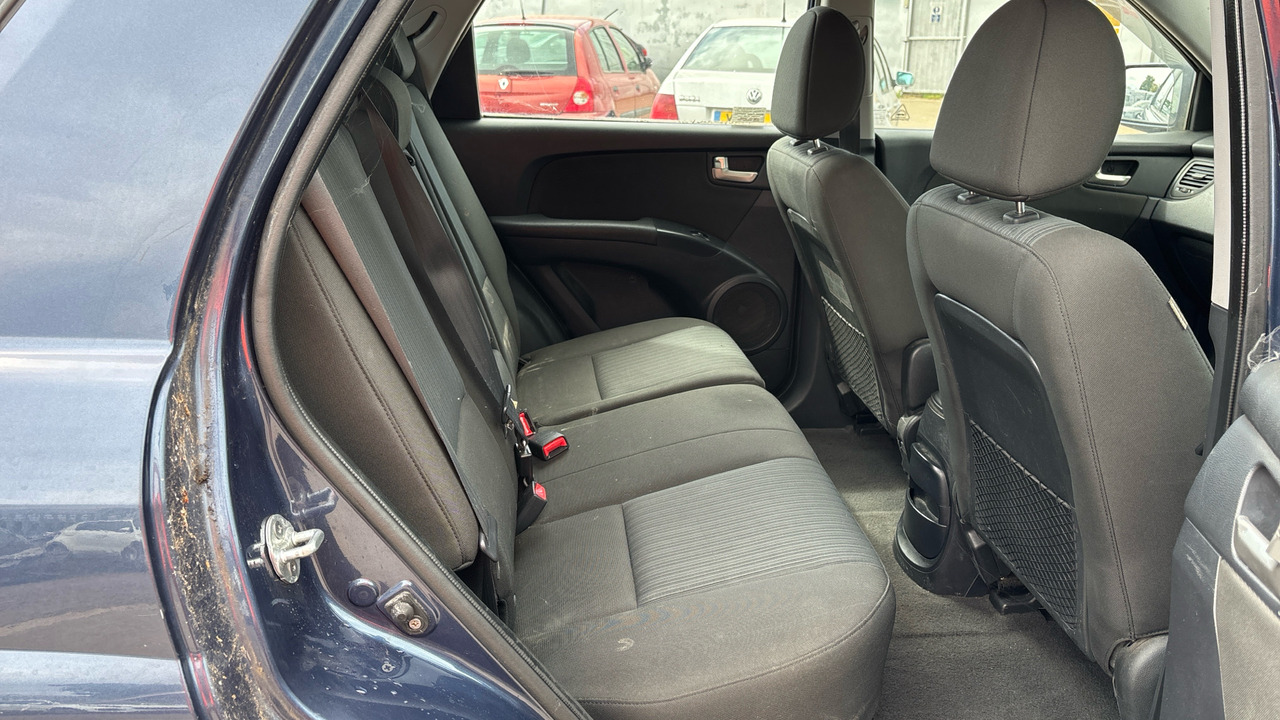 Джип KIA SPORTAGE 2.0 CRDI: снимка 9