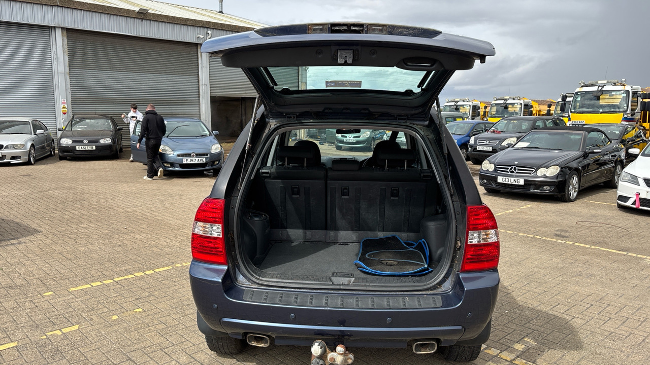 Джип KIA SPORTAGE 2.0 CRDI: снимка 11