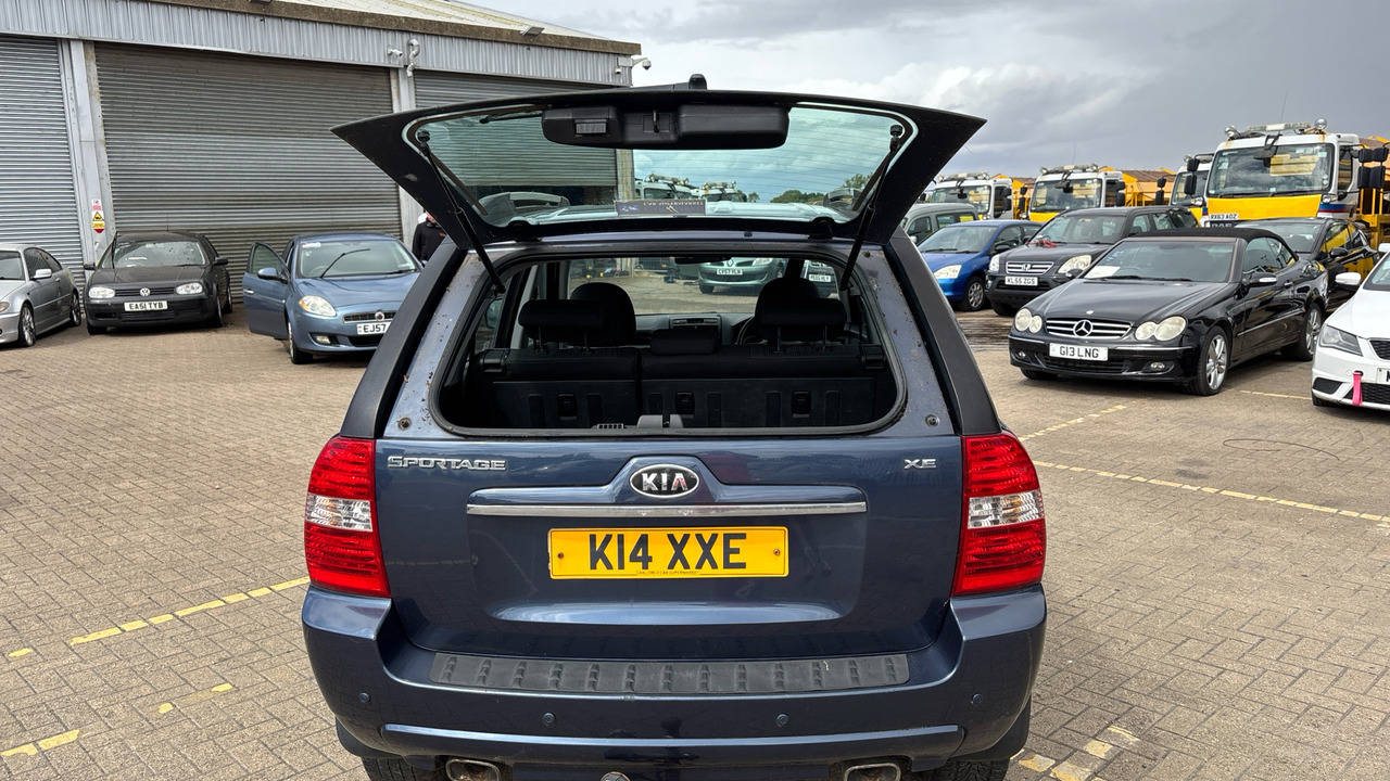 Джип KIA SPORTAGE 2.0 CRDI: снимка 10