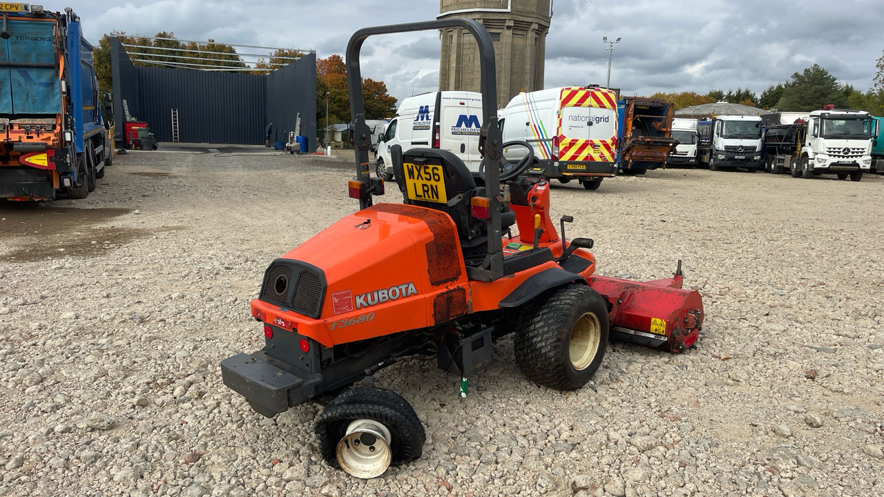 KUBOTA F3680 - Косачка за трева: снимка 4 KUBOTA F3680 - Косачка за трева: снимка 4