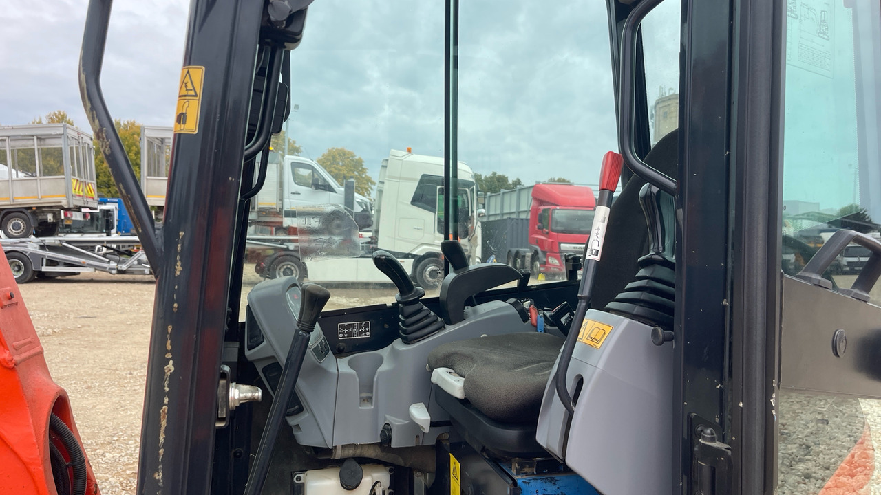 KUBOTA U27-4 - Мини багер: снимка 5 KUBOTA U27-4 - Мини багер: снимка 5