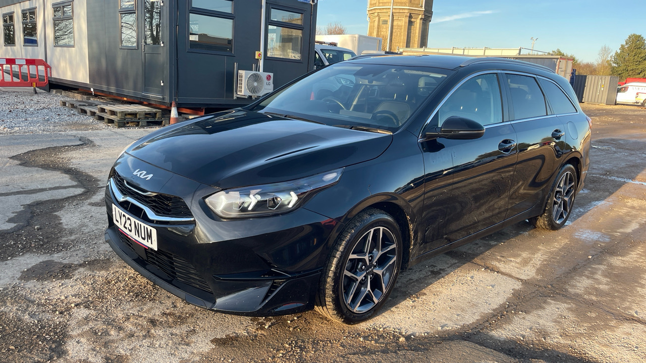 Kia Ceed 3 1.5 GDI ISG - Комби: снимка 2 Kia Ceed 3 1.5 GDI ISG - Комби: снимка 2