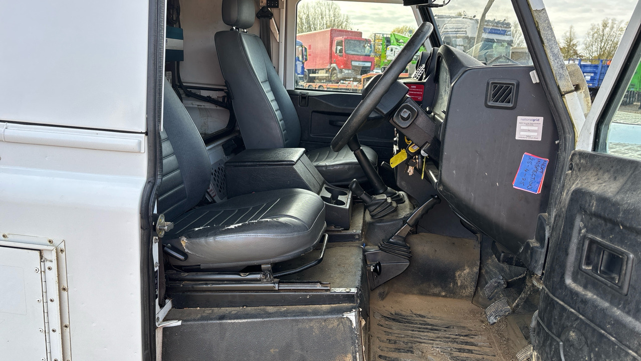 Land Rover Defender 110 2.2 TDCI Hard Top - Лек автомобил: снимка 5 Land Rover Defender 110 2.2 TDCI Hard Top - Лек автомобил: снимка 5