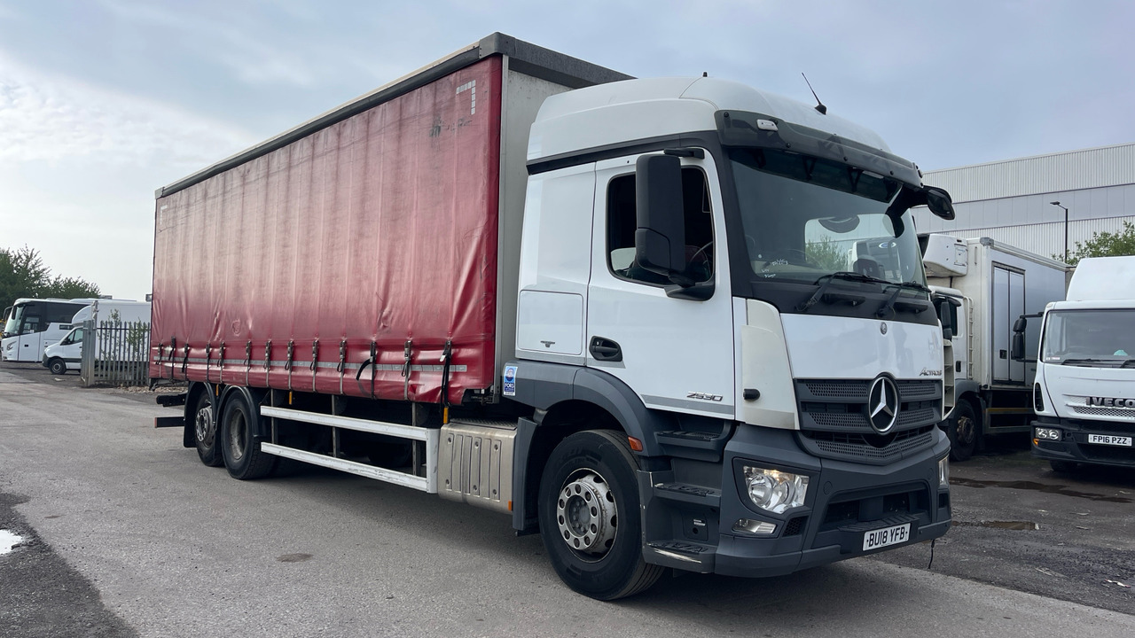 MERCEDES-BENZ ACTROS 2530 - Камион с брезент: снимка 1 MERCEDES-BENZ ACTROS 2530 - Камион с брезент: снимка 1