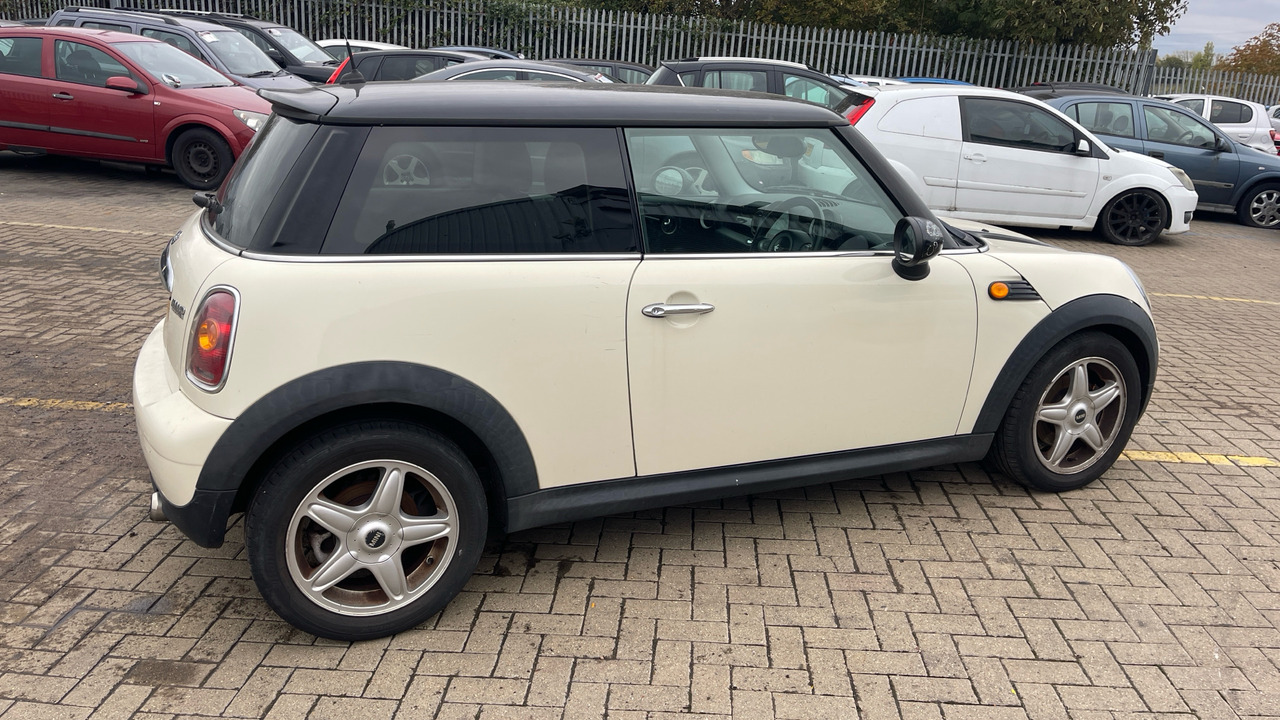 MINI COOPER - Хечбек: снимка 4 MINI COOPER - Хечбек: снимка 4