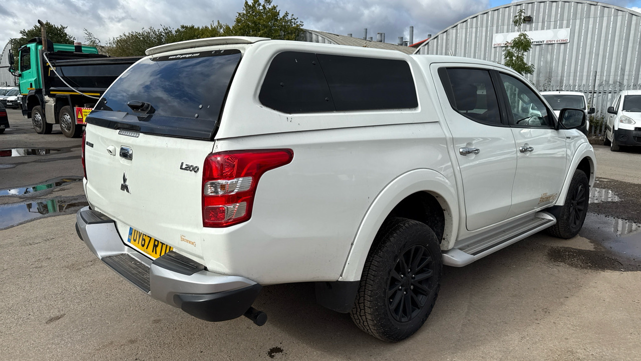 MITSUBISHI L200 2.4 DI-D 178 WARRIOR - Пикап, Бус с двойна кабина: снимка 4 MITSUBISHI L200 2.4 DI-D 178 WARRIOR - Пикап, Бус с двойна кабина: снимка 4