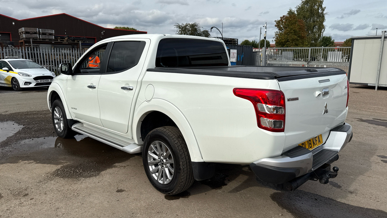 MITSUBISHI L200 2.4 DI-D Warrior - Пикап, Бус с двойна кабина: снимка 3 MITSUBISHI L200 2.4 DI-D Warrior - Пикап, Бус с двойна кабина: снимка 3