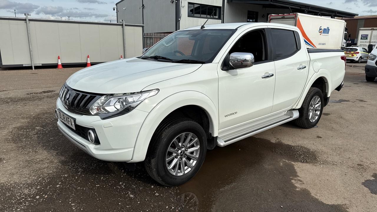 MITSUBISHI L200 2.4 DI-D Warrior - Пикап, Бус с двойна кабина: снимка 2 MITSUBISHI L200 2.4 DI-D Warrior - Пикап, Бус с двойна кабина: снимка 2