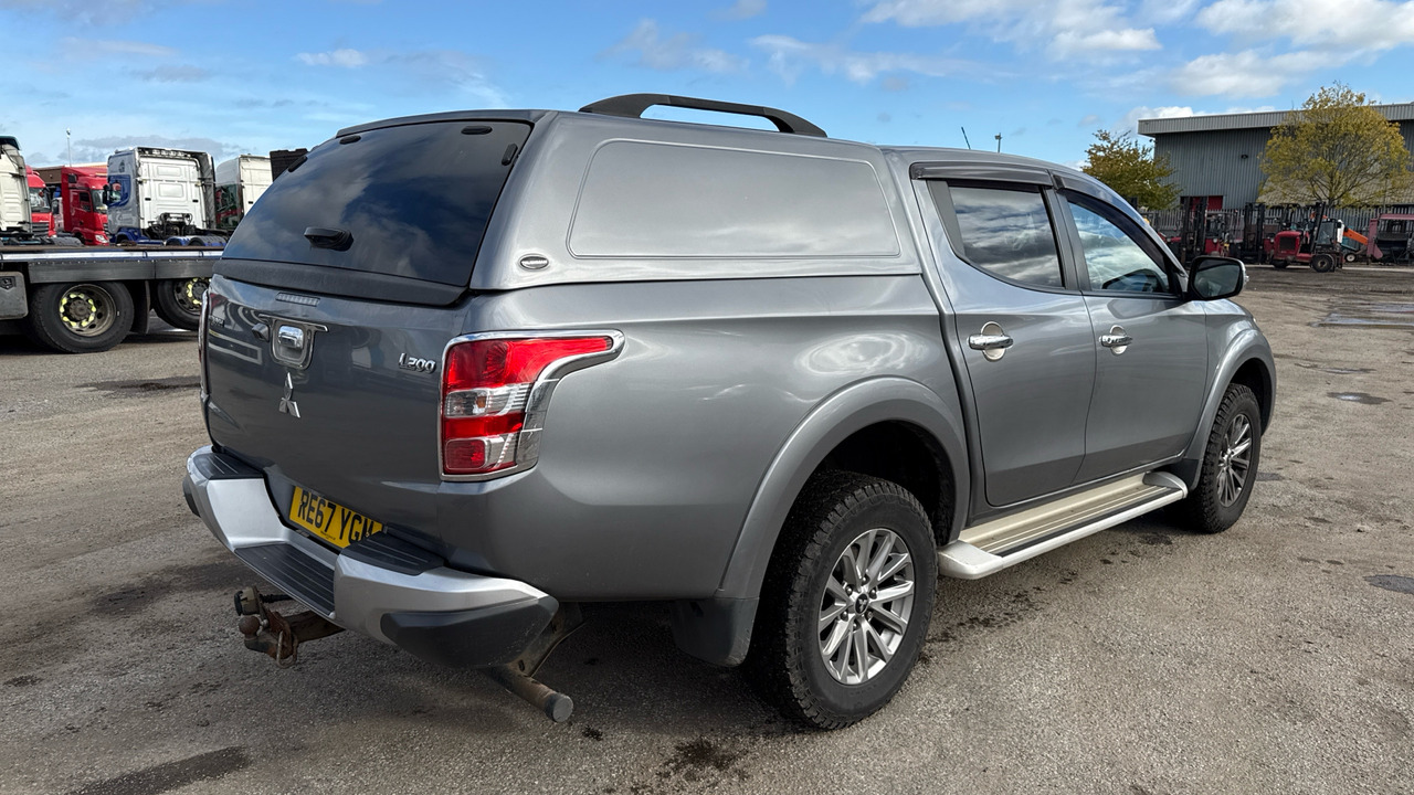 MITSUBISHI L200  DI-D 178 Barbarian - Пикап, Бус с двойна кабина: снимка 4 MITSUBISHI L200  DI-D 178 Barbarian - Пикап, Бус с двойна кабина: снимка 4