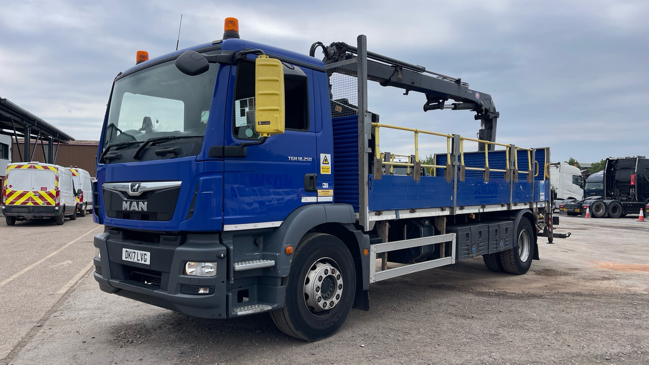 Man TGM 18.250 - Бордови камион, Камион с кран: снимка 2 Man TGM 18.250 - Бордови камион, Камион с кран: снимка 2