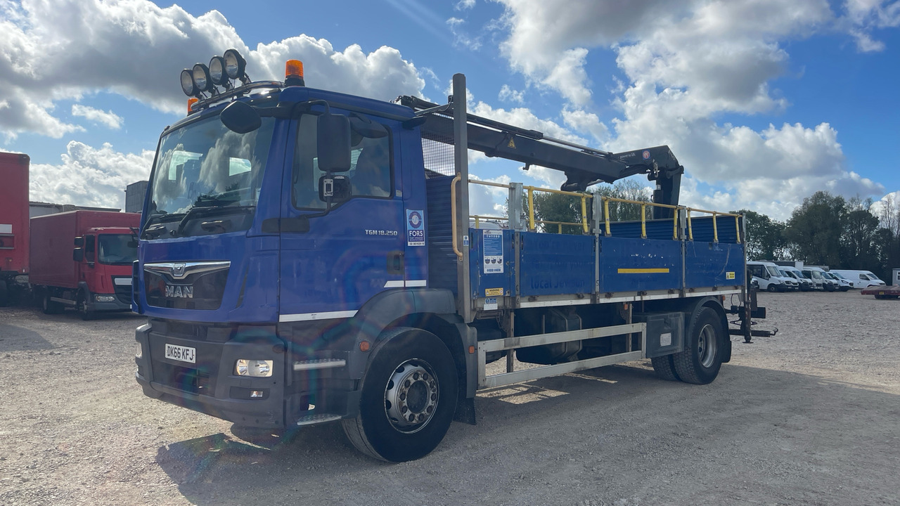 Man TGM 18.250 - Бордови камион, Камион с кран: снимка 2 Man TGM 18.250 - Бордови камион, Камион с кран: снимка 2